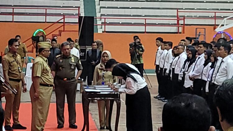 Pj Sekda Banyumas Melantik dan Mengambil Sumpah/Janji 578 PPPK
