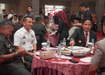 Pj.Bupati Paluta Hadiri Upacara Penyerahan Tunggul Kecamatan Terbaik Tingkat Provinsi Sumatera Utara Kategori Kabupaten Tahun 2023 oleh Pj.Gubernur Sumut