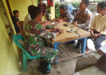 Bhabinkamtibmas dan Babinsa Sambangi Masyarakat Sekitar Objek Wisata Aek Sipitudai Kec. Sianjur Mulamula