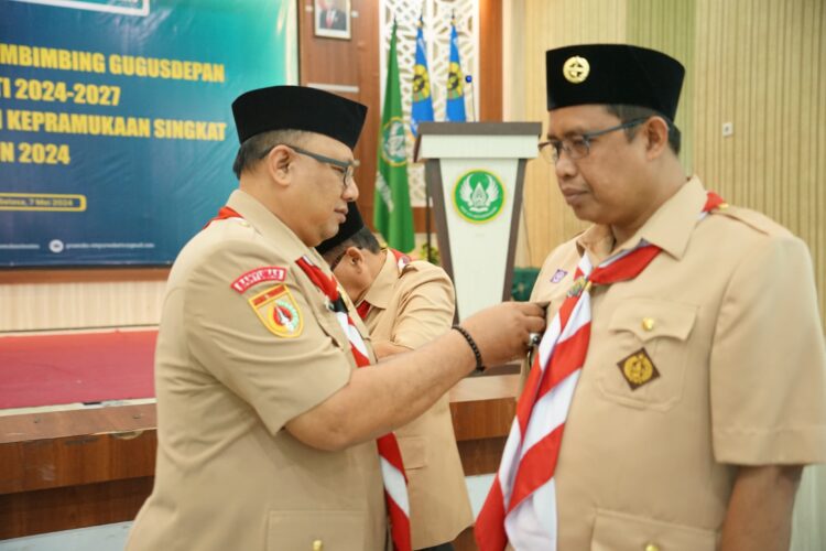 Ketua Kwarcab Banyumas Lantik Rektor UIN Saezu Sebagai Ketua Mabigus