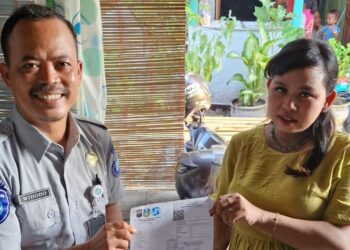 Sosialisasikan Tertib Administrasi Ranmor, Tim Samsat Madiun Kota Door to Door ke Rumah Wajib Pajak Sampaikan Tunggakan Pajak