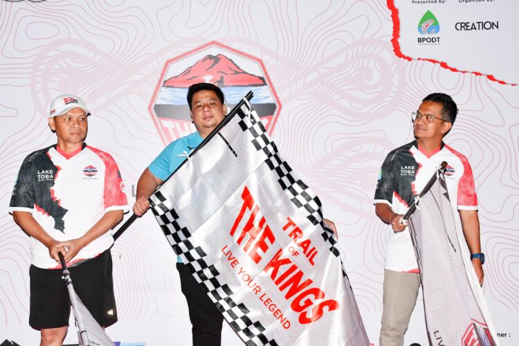 Bupati Samosir Lepas Start ToTK, 12 Atlet Negara Jajal Alam Samosir