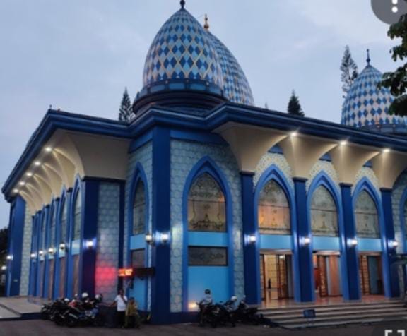 Mesjid Jami Biru Yang Sering Disebut Mesjid SBY Menjadi Tempat Pavorit Para Jema’ah