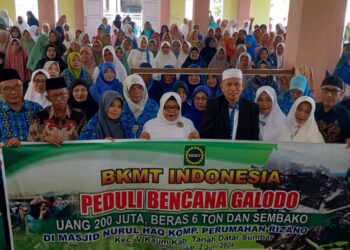BKMT Wilayah Sumbar Kucurkan Bantuan 200 Juta dan 6 Ton Beras untuk Jemaah BKMT yang Terdampak Bencana Galodo
