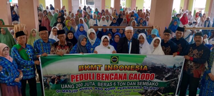 BKMT Wilayah Sumbar Kucurkan Bantuan 200 Juta dan 6 Ton Beras untuk Jemaah BKMT yang Terdampak Bencana Galodo