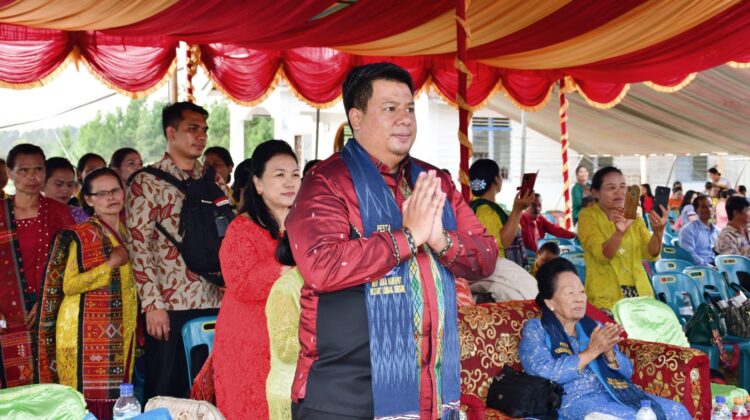 Bupati Samosir Bantu Pembangunan Gereja HKBP Janji Marapot