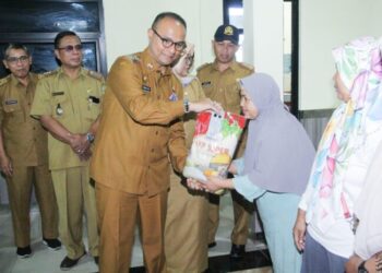 Pj Bupati Subang Ajak Ibu ibu Ciater Strategi Pengendalian Harga Untuk Bahan Pokok Menjadi Pelopor Seperti Tanam dan Ternak