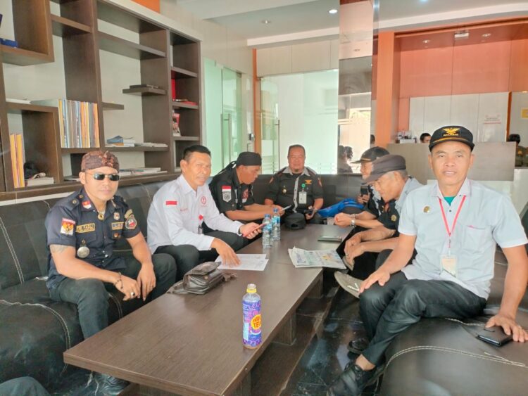 Jurnalis Sebagai Partikel Bebas dalam Framing Self Censorship Dan Kemitraan Lembaga Profesi Sebagai Sinergitas Positif