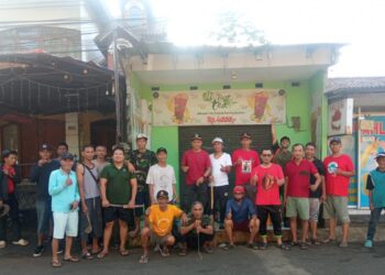 Kerja Bakti Warga RT 004 RW 04 Kelurahan Pasir Putih Kecamatan Sawangan Kota Depok