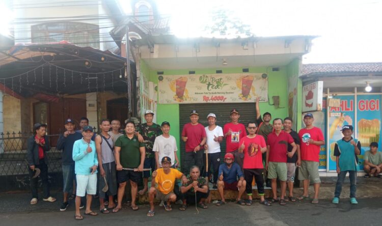 Kerja Bakti Warga RT 004 RW 04 Kelurahan Pasir Putih Kecamatan Sawangan Kota Depok