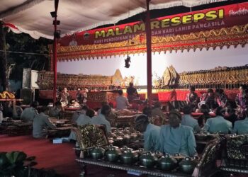 Puncak Peringatan Hardiknas Banyumas, Pentaskan 5 Dalang Muda