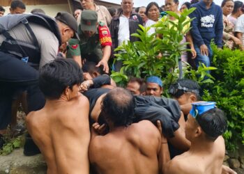 Kapolsek Simanindo Memimpin Proses Pencarian Korban Tenggelam di Danau Toba