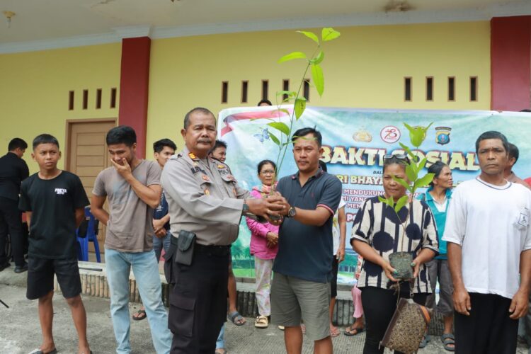1000 Batang Pohon untuk Menunjang Ekonomi Masyarakat, Aksi Sosial Polres Samosir Menyambut Hari Bhayangkara ke-78