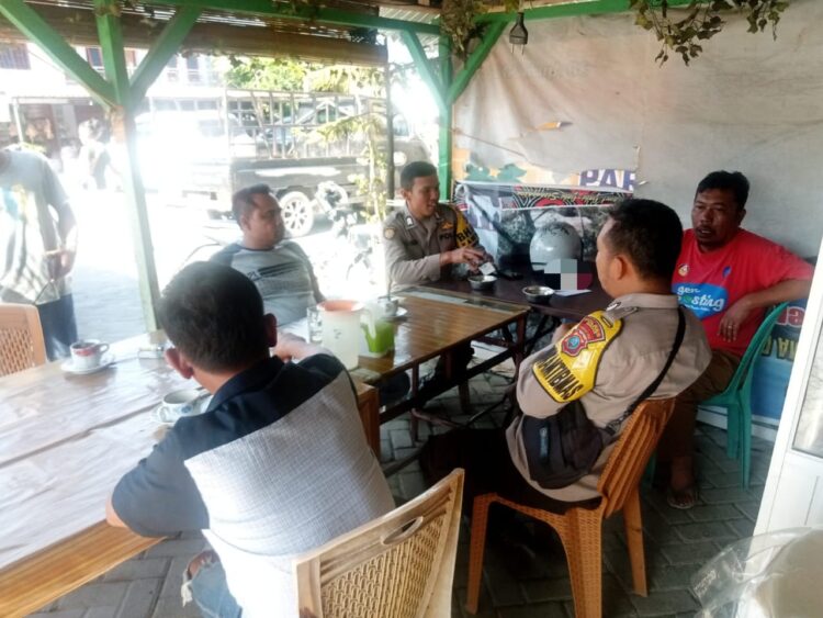 Bhabinkamtibmas Polsek Palipi Galang Dukungan Marga Sitohang untuk Ciptakan Pilkada Damai 2024