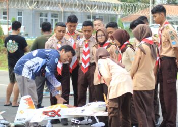 Pecinta Aeromodelling Terbang Bersama Di Lanud JB Soedirman Purbalingga