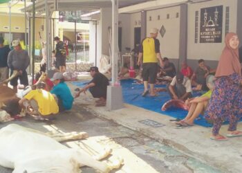 Sambut Hari Raya Idhul Adha 1445H, Warga RW 21 Perumnas Subang Potong 4 Ekor Sapi Qurban Dan 5 Ekor Domba