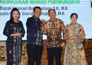 Gloria Sinuhaji Gantikan Imanuel Rudy Pailang Sebagai Kajari Purwokerto