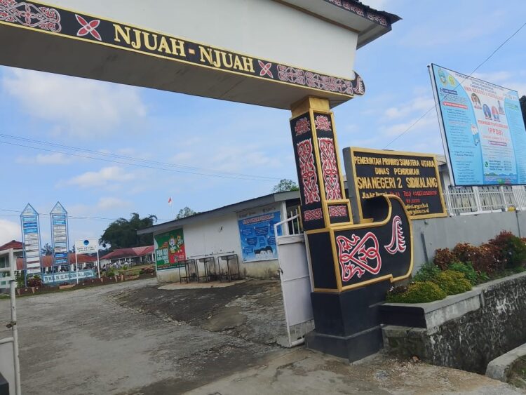 Kepala SMA Negeri 2 Sidikalang Kabupaten Dairi, Diduga Korupsi Dana BOS Reguler Thn 2022-2023 Rp.3,2 Miliar Lebih