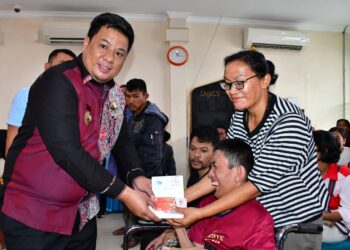 Bupati Samosir Salurkan Bansos Untuk Penyandang Disabilitas, Anak Terlantar dan Lanjut Usia Terlantar