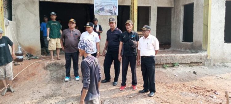 Lurah Ciasem Hilir Casmedi Melanjutkan Pembangunan Kantor Desa Dari Anggaran Banprov Tahun 2024