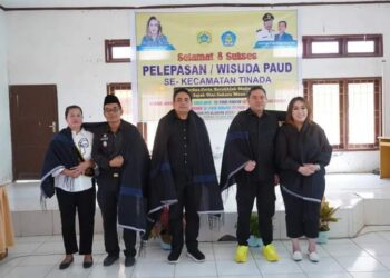 Bupati Pakpak Bharat Bersama istri Ny Juniatry Franc Bernhard Tumanggor Hadiri Pelepasan TK PAUD sek Kecamatan Tinada