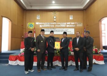 Bupati Pakpak Bharat  Menyampaikan Pidato Nota Pengantar Rancangan Peraturan Daerah Tentang Pertanggung Jawaban APBD Tahun 2023