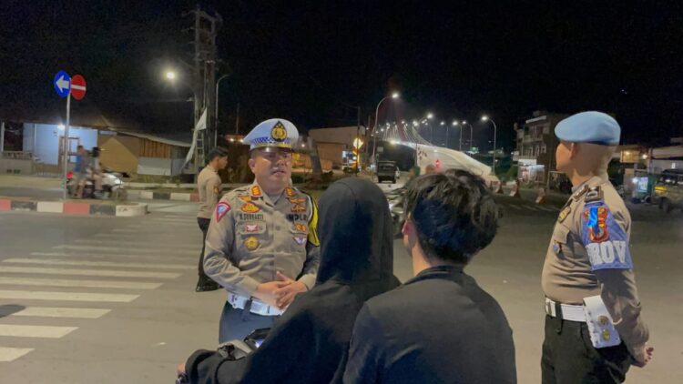 Kasat Lantas Polres Samosir Sukses Ciptakan Malam Minggu Aman serta Cipta Kondisi Jelang Ibadah Minggu Gereja