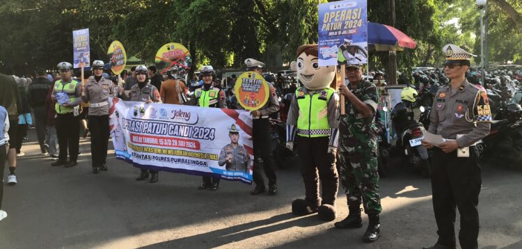Hadirkan Badut, Satlantas Polres Purbalingga Sosialisasi Tertib Lalu Lintas di GOR Goentoer Darjono