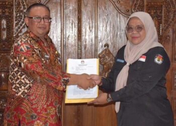 Sekda Banyumas Terima Berkas Usul Pelantikan Calon DPRD Hasil Pemilu 2024