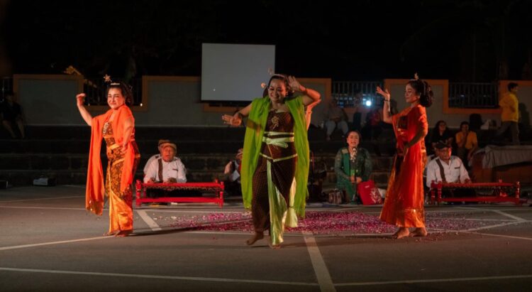 JLF 2024 Menarik Wisatawan Asing Belajar Lengger Banyumas