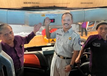 Himbauan Keselamatan Transportasi,  Tim FKLL Kota Madiun gelar Aksi Simpatik Kolaborasi Himbau Masyarakat Bahaya Laka Lantas