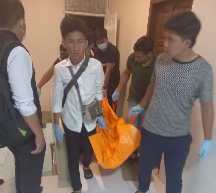 Tim Inafis Polres Samosir Cek TKP Penemuan Mayat Seorang Pengunjung di Dalam Toilet Homestay