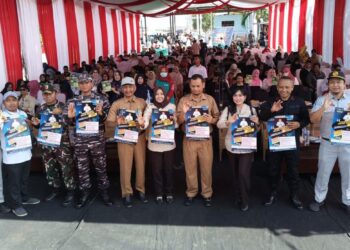 Sosialisasi Pembebasan Pajak Daerah Pajak Daerah 2024 di Festival Nelayan Petik Laut Muncar