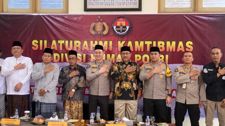 Menjaga Keutuhan Indonesia, Divisi Humas Polri Melaksanakan Kontra Radikal di Jawa Tengah