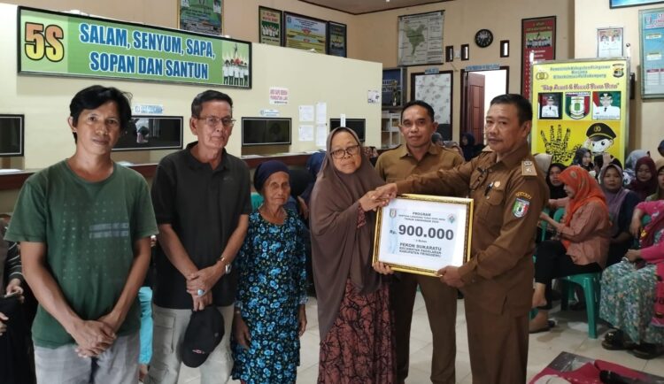 Pemdes Sukaratu Kec.Pagelaran Kab.Pringsewu, Bagikan BLT Dana Desa Tahun 2024 Tahap II Periode April – Juni