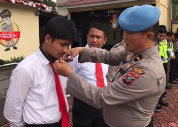 Wakapolres dan Kasi Propam laksanakan Penegakan dan Ketertibkan Disiplin Personil Polres Samosir