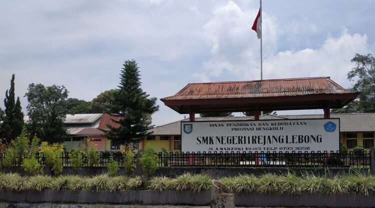 SMK Negeri 1 Rejang Lebong, Provoinsi Bengkulu, Menerima Dana BOS Thn 2022-2023 Rp.3,7 Miliar lebih, Pengelolaan nya Diduga Ada Korupsi
