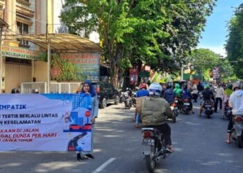 Gelorakan Upaya Pencegahan Kecelakaan dan Fatalitas Korban Laka Lantas Jasa Raharja Surabaya Gelar Aksi Simpatik dengan Bagikan SOPESKES dan Snack