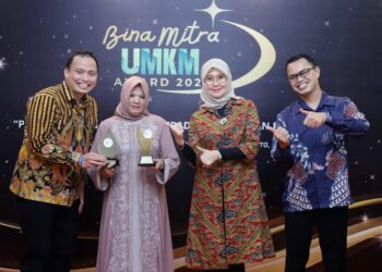 Sukses Bawa Mitra Binaan ‘Rumah Sandal Geulis’ Go Internasional, Jasa Raharja Raih Predikat Gold dalam Ajang Bina Mitra UMKM Award 2024
