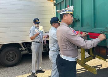 Upayakan Peningkatan Keselamatan Transportasi , Jasa Raharja Pasang Sticker Reflektif