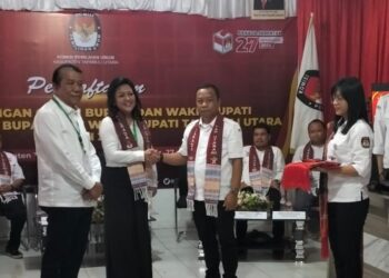 Satika Simamora-Sarlandy, Gelar Doa Bersama Sebelum Mendaftar Ke KPU