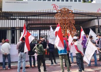 Pj Bupati Lahat Akan Dipangil!!! Ormas Grpk-RI Aksi di Depan Kemdagri