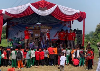 Desa Lemah Duhur mengadakan jalan sehat dalam memeriahkan HUT RI ke-79