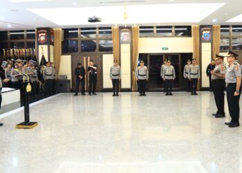 Kapolri Naikkan Pangkat 12 Pati Polri, Kapolda Papua Mathius Fakhiri Jadi Komjen