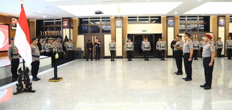 Kapolri Naikkan Pangkat 12 Pati Polri, Kapolda Papua Mathius Fakhiri Jadi Komjen