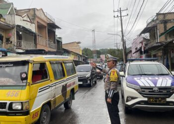 Kasat Lantas Polres Samosir Tinjau Pelaksanaan Pos Padat Pagi Demi Keselamatan Pelajar