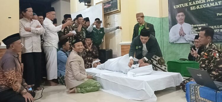 Regenerasi Petugas Pemulasaran Jenazah, LD MWC NU dan Rijalul Ansor PAC Gumelar Gelar Pelatihan