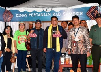 Malam Puncak Samosir Music International 2024, Bupati Samosir Sapa Pengunjung.