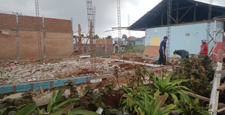 Ada Apa !! Proyek pembangunan Rehab Gedung Sekolah Di SDN 13 Batu Bajanjang Tertutup Untuk Wartawan