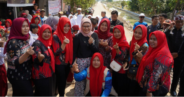 Bupati Nina Agustina Gelontorkan Rp17,3 Miliar Untuk Infrastruktur Jalan dan Jembatan di Kecamatan Gabuswetan